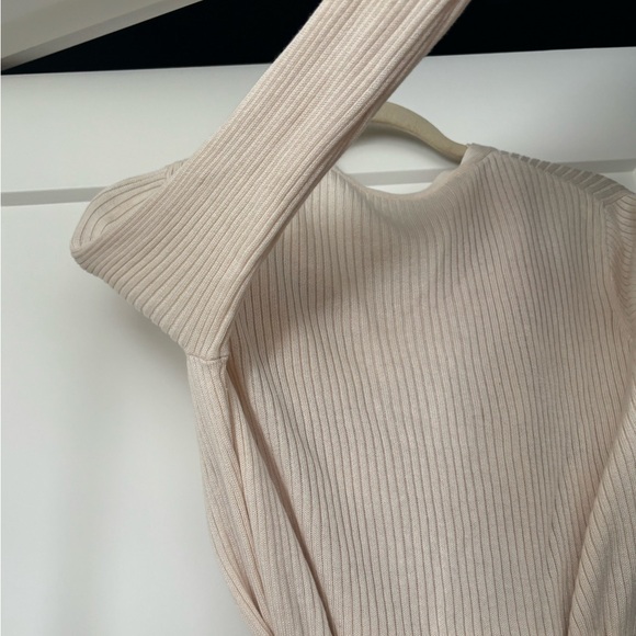 Reformation Wrap Sweater Size XS, Tencel/Linen Lightweight, Cream, EUC - Picture 8 of 16